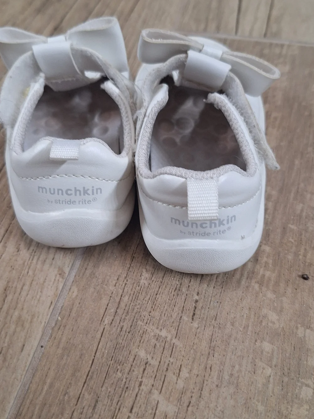 Munchkin by Stride Rite Peyson White Bow Mary Jane Shoes Toddler Girls Size 4M